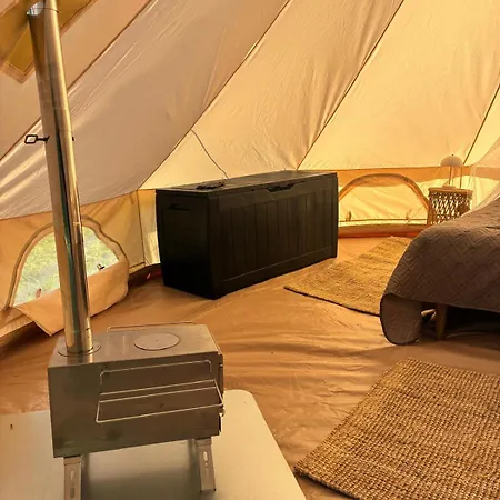 Glamping Arctic Ukuli Luxury tent Rovaniemi