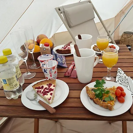 Glamping Arctic Ukuli Luxury tent Rovaniemi